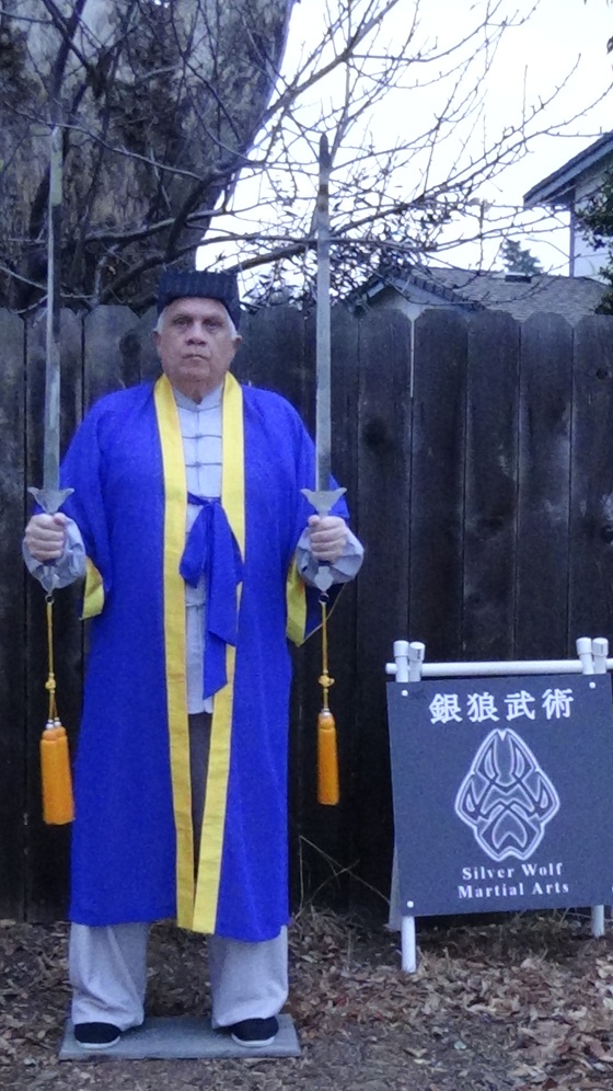 Blue_YellowPisha with swords